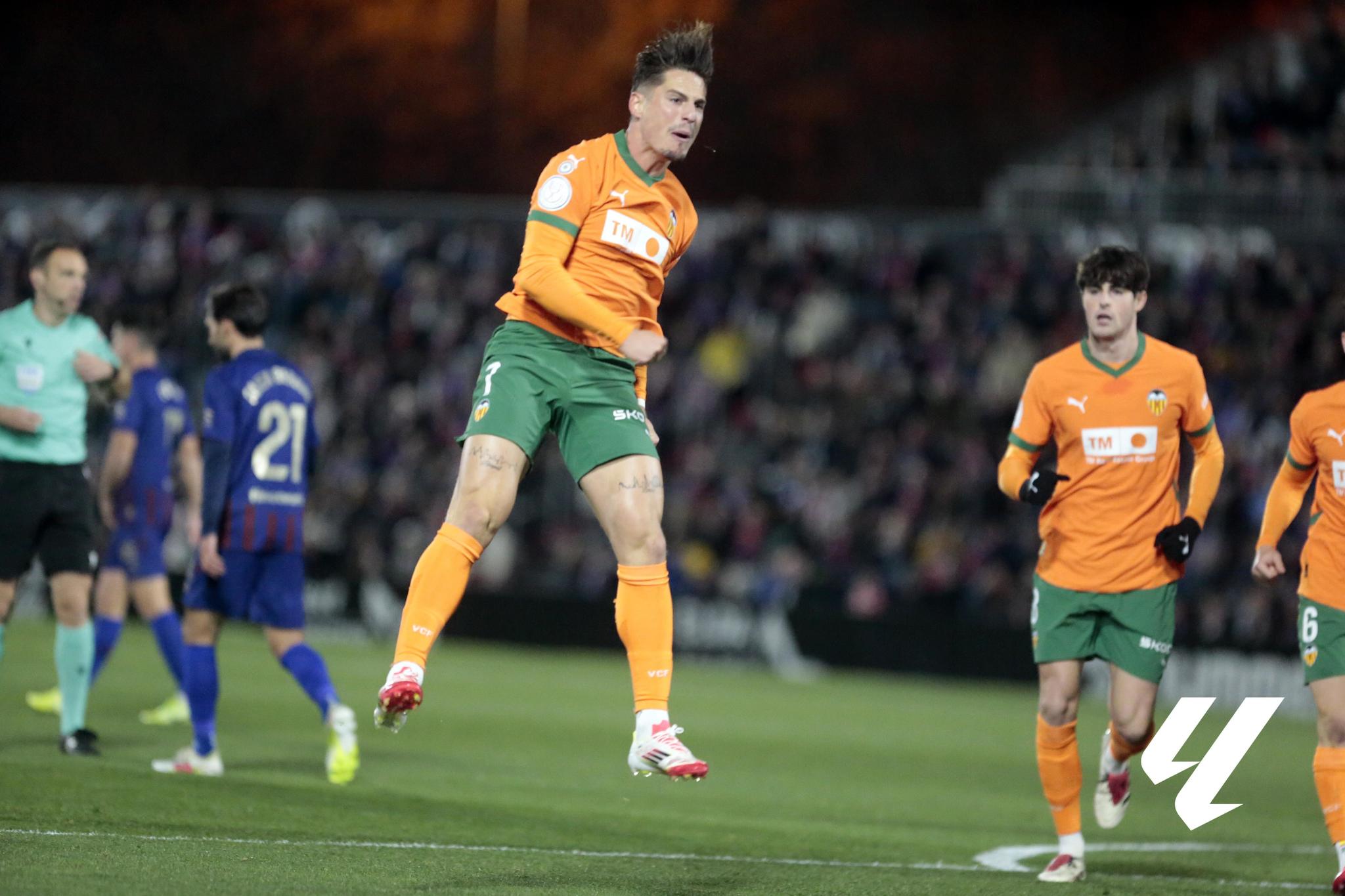 备全能的足 备全能的足